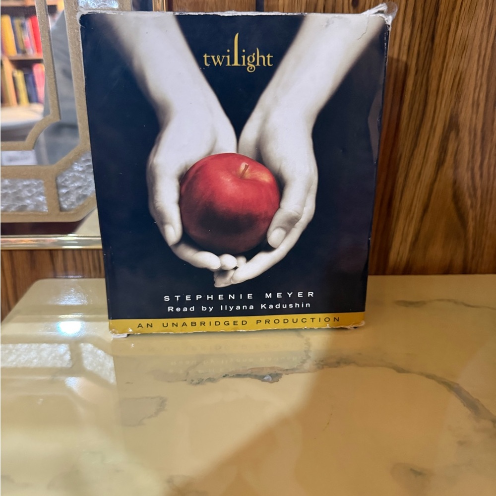 Twilight Audiobook by Stephenie Meyer